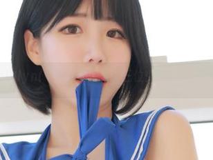 看看Addielyn(에디린)的图集，三位少女展示得挺放得开的