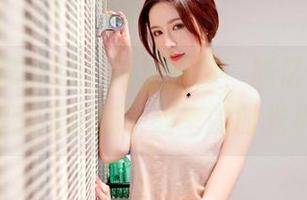 Feilin嗲囡囡 - 谁能想到，施忆佳KITTY把私房拍成了教室的时光机？