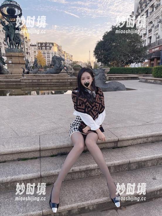 微密圈 - July芝岚的黑与白合集：你来我往，谁会胜出？-妙时境