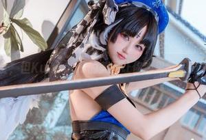 沉默是金,但Kuuko W的美图让你心里怎么都不平静!