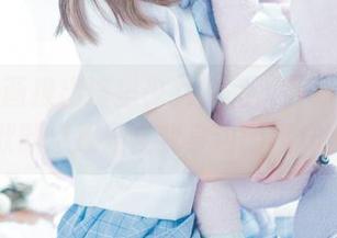 喵糖映画推出洛里少女作品，下载下来，默默想象她在我身边的模样。