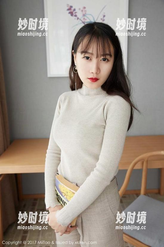 MiiTao蜜桃社 - 写真带来的冲击：韵莉娜VANILLA的优雅美脚在召唤-妙时境