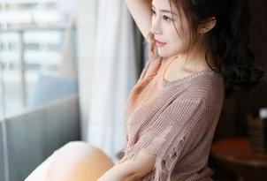 MyGirl美媛馆 - 狐小妖Baby的眼镜写真，纯正定制，图片里的每一帧都带着小小的挑逗。