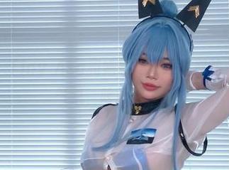 高清写真：Tiny Asa和她妈妈，还有那种卡夫卡似的气氛，啥意思啊？