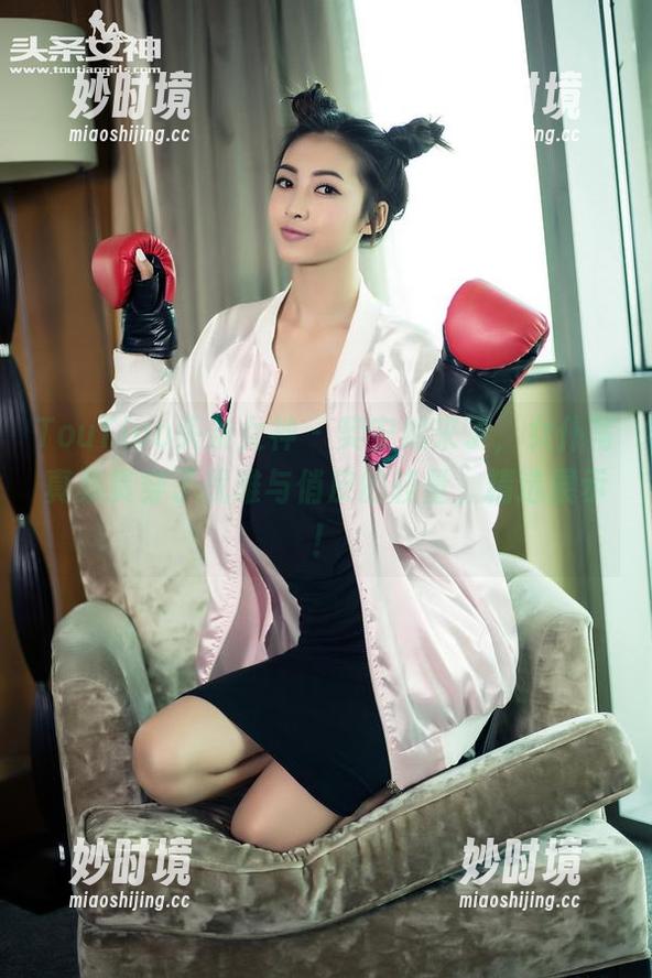 TouTiao头条女神 - 樊安妮来了，女仆写真集贯穿了优雅与俏皮的较量，精选展示！-妙时境