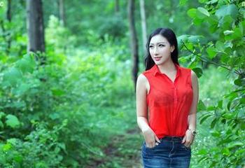 TuiGirl推女郎 - 在线合集里的林清儿和她的红裙，总让我一秒钟停顿，想了很多。