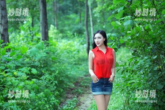 TuiGirl推女郎 - 在线合集里的林清儿和她的红裙，总让我一秒钟停顿，想了很多。-妙时境