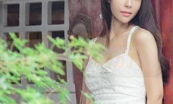 UGirls尤果网 - 张雪馨的图集，这双美脚可真让人意外用力了。