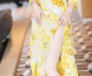 XIAOYU语画界 - 视频一秒切换到芝芝Booty的私房图集：抹胸裙下，黑丝不露声色，传达的意味却直击心田。