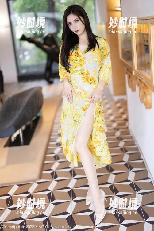 XIAOYU语画界 - 视频一秒切换到芝芝Booty的私房图集：抹胸裙下，黑丝不露声色，传达的意味却直击心田。-妙时境