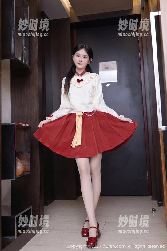 Xiuren秀人网 - 这免费图集或许是连体衣的终极解读，乔一一演绎得你可能会想多了哦。-妙时境