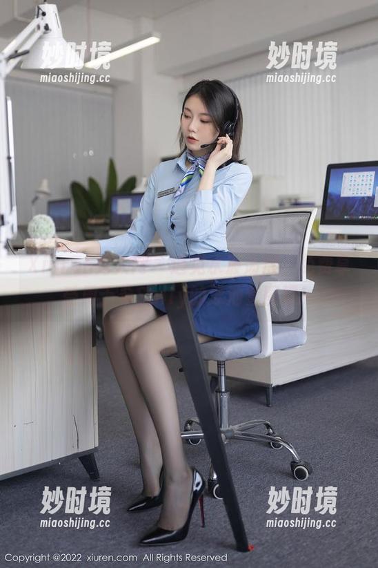 Xiuren秀人网 - 遇见水波荡漾，免费享受周于希Sally的泳池套图吧！-妙时境