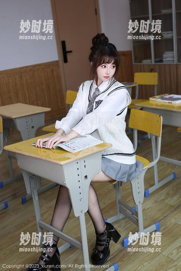 Xiuren秀人网 - 安然anran带你看比基尼写真集，分享一下身材间的小无奈和美好。-妙时境