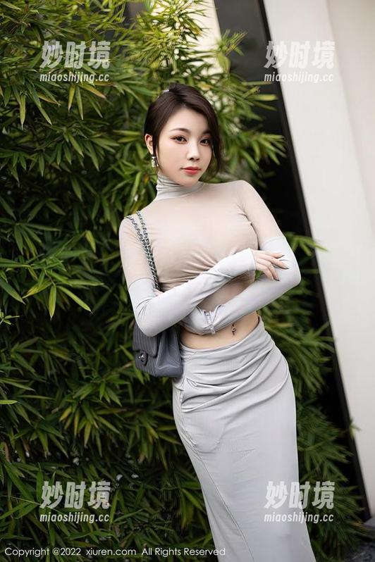 Xiuren秀人网 - 小海臀Rena清纯欣赏中，高清的每一帧都像一杯清水，分享给想清流的你们，别错过哦！-妙时境