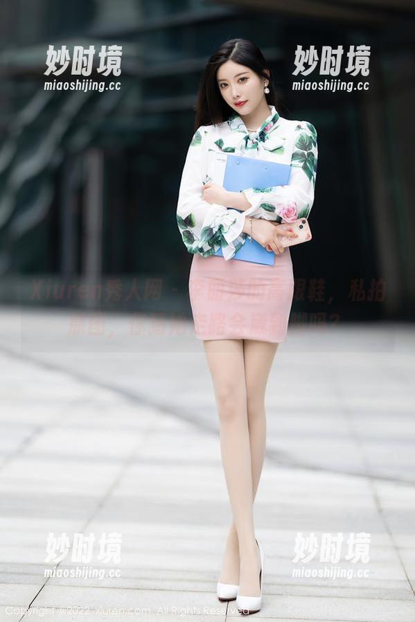 Xiuren秀人网 - 李丽莎的高跟鞋，私拍原图，你猜她走路会崴到脚吗？-妙时境