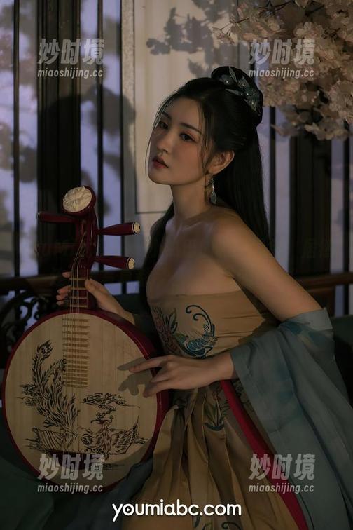 YouMi尤蜜荟 - 小热巴的和颜悦色，居然连全套写真都带着萌萌哒的气场！-妙时境