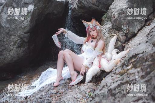 一北亦北的冰雪版2B写真集，那个动作让我想起谁啊…-妙时境