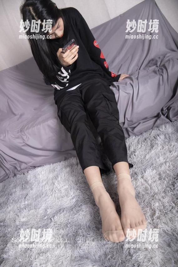 南国足艺 - 晓月的脚丫秀：图片里满是诱人的资源暗示-妙时境