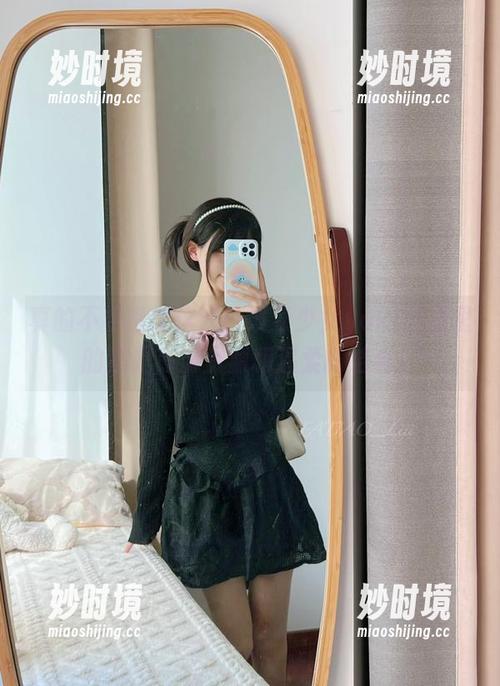 真的不要错过这波！发条少女yoki自撮里的猫是高清资源和温柔的结合。-妙时境