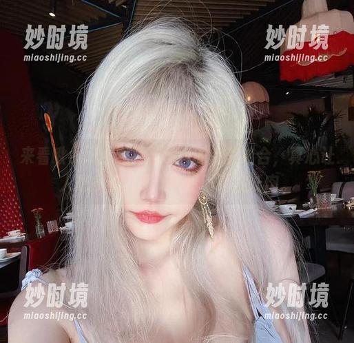 来看啾小妍：短裙与cos的完美结合，真心让人想多看几眼...可惜眼睛没长肉。-妙时境