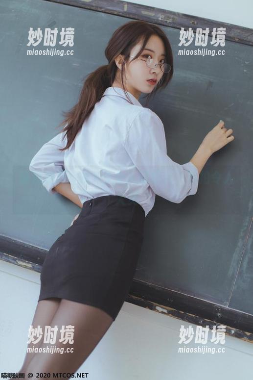 喵糖映画：白T少女人间烟火，私拍令人大赞-妙时境