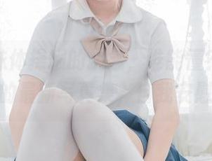 这对白袜体操服的执念，谁能懂？下载喵糖映画的最新写真集，自我安慰一下！