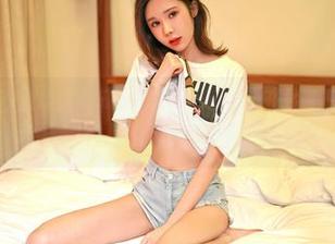 嗲囡囡 - 泳衣合集，不知是程慧娴Phoebe在尝试把海滩搬回家，还是我在想多？