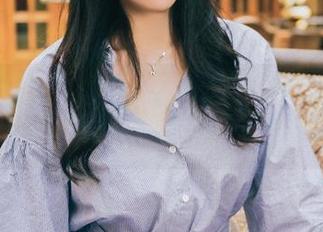 头条女神 - 职业装+张梦艺=大有不同，快来下载这组套图！