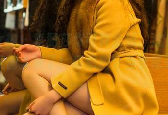 头条女神 - 李丽莎你可真会玩，这组透明风的美图太赞了！真想把它当壁纸贴满墙。