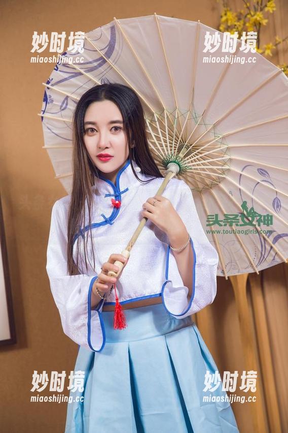 头条女神 - 杨曼妮又换新装，红裙在手，最新图片看多久都不腻！-妙时境