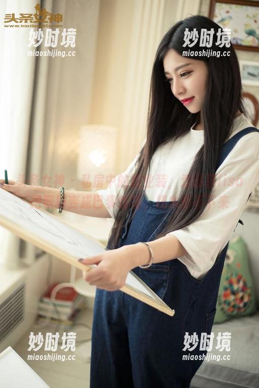 头条女神 - 私房中的职业装，爱丽莎lisa把职场变成巴黎秀场，根本停不下来-妙时境