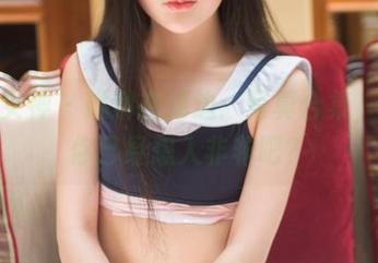 头条女神 - 琳琳在海边：写真合集，想必你已经想入非非吧？