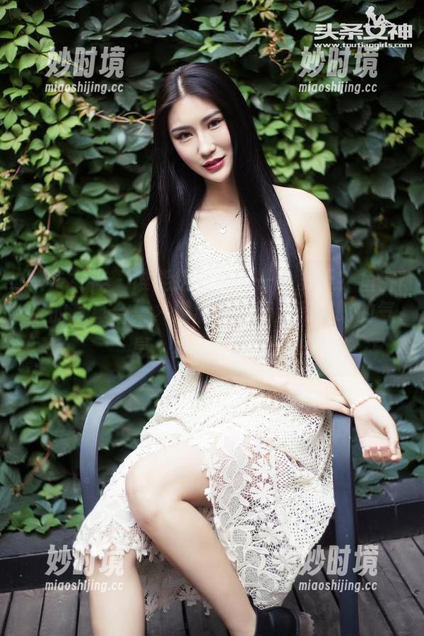 头条女神 - 谁能拒绝这样一个夏天？鱼宝宝的写真合集，满满是清新风和爽朗的气息，真让人垂涎。-妙时境