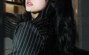 在线目睹奈汐酱Nice的女仆美图，时不时想说一句：“女仆，饭还没上吗”。