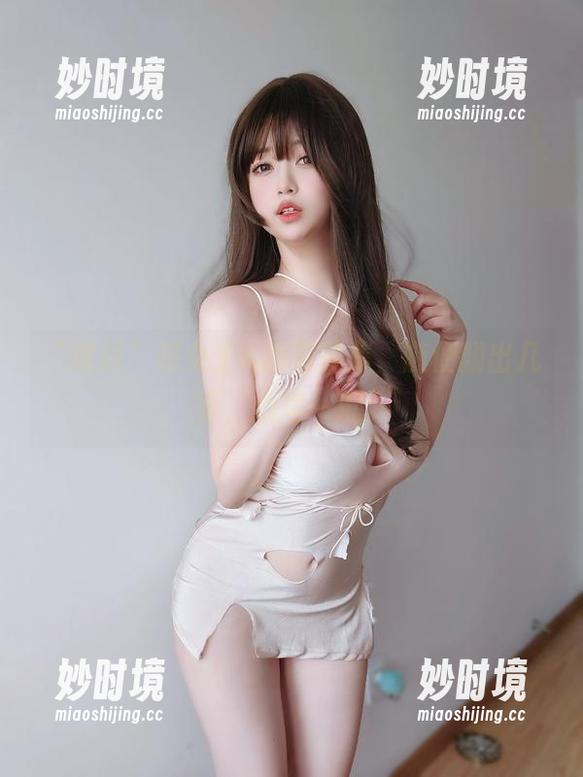 “眼镜”和女主K的写真集,随便翻出几页,心里一沉。-妙时境 “眼镜”和女主K的写真集,随便翻出几页,心里一沉。-妙时境
