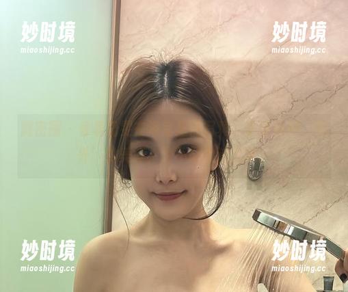 微密圈 - 看着奶雯在浴室里的写真，多少有种‘意外’的美好，也不能太过沉迷。-妙时境
