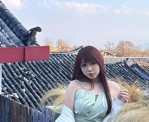 想不到宝儿mysterial黑白福利的原图能让我停留这么久，是我眼花了？
