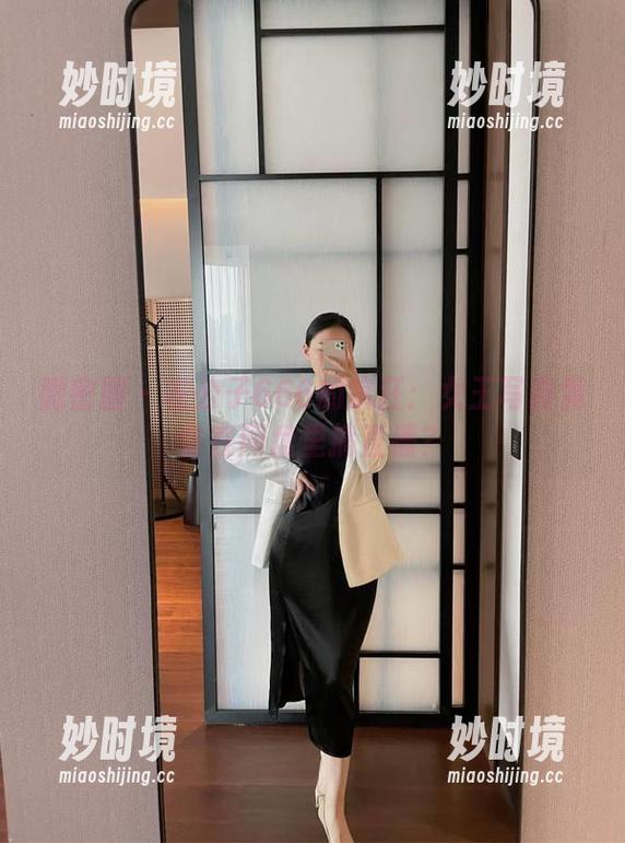 微密圈 - 左公子666的疯狂：女王写真竟会在网盘里搞直播？-妙时境