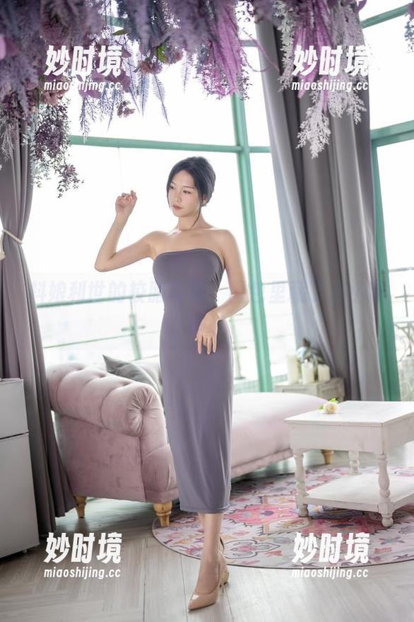 抖娘利世的校服写真，图包里藏了点小趣味。-妙时境