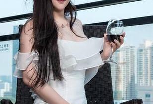 推女神 - 这一刻，颖莹儿YY在高清写真里解锁可爱的全部可能！