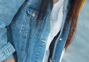 推女郎 - 教室见：李丽莎的图包其实也会考试