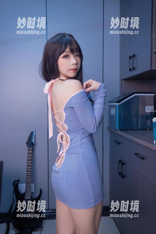 在线看“无颜小天使wy”的长腿，清晰到每根毛孔都在叫嚣。-妙时境