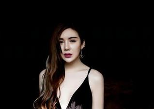 果团网 - 一波流行！丁晓楠的高清美腿资源，快来为这双腿的“腿-系”疯狂打call！