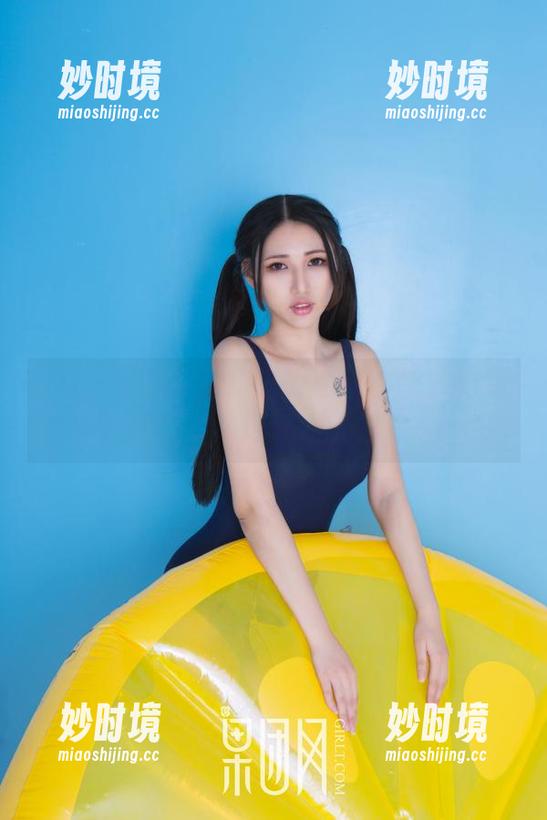 果团网 - 在一个阳光灿烂的上午，龚玥菲的全套泳衣图片拿下了夏天的第一杯奶茶-妙时境