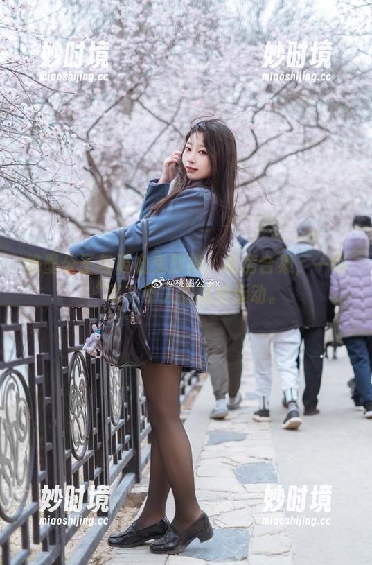 桃墨公子与吸血鬼旗袍：私房合集，一场“吸”引人的视觉运动。-妙时境
