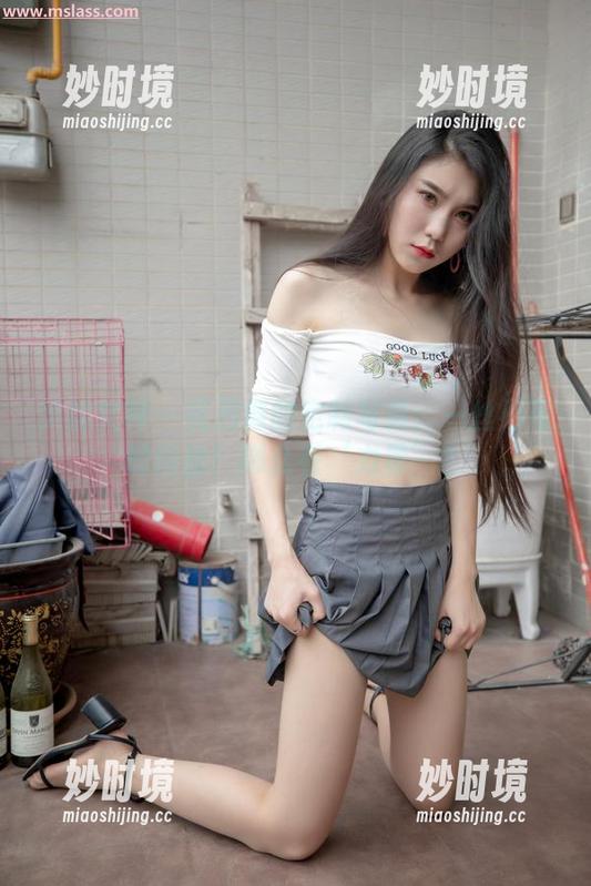 梦丝女神 - 花月舞的定制写真：一丝不苟的肉丝！哪么有‘力量’？-妙时境
