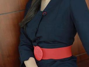 模范学院 - 看宅兔兔在天台上搞采访，太有趣了，这种写真集，我服气了。
