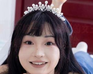 物恋传媒 - 不妨一看，佳琪的女王传奇——她的资源堪比公主。