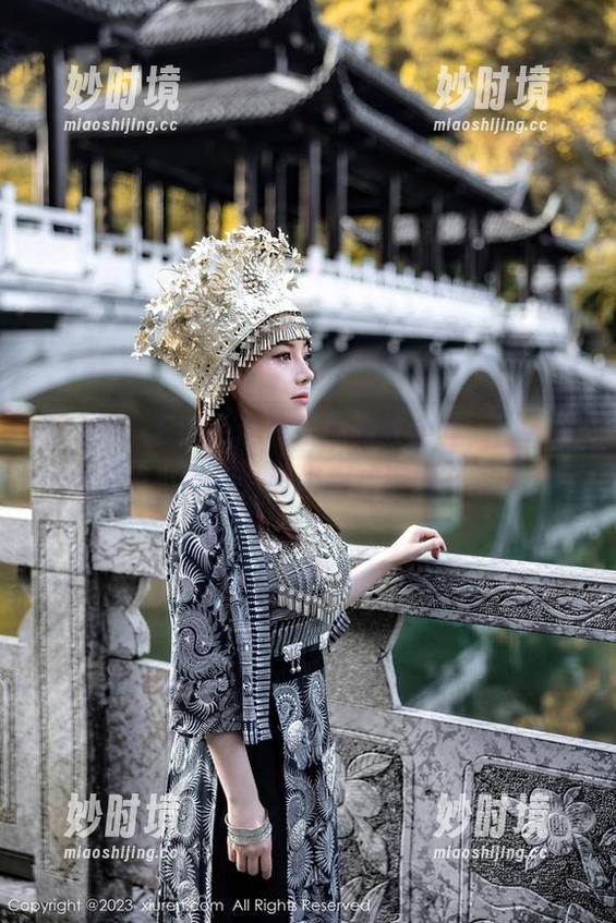 秀人网 - Elise谭晓彤的豹纹全套，图片里藏着点小撇步，超级想知道她在想啥。-妙时境