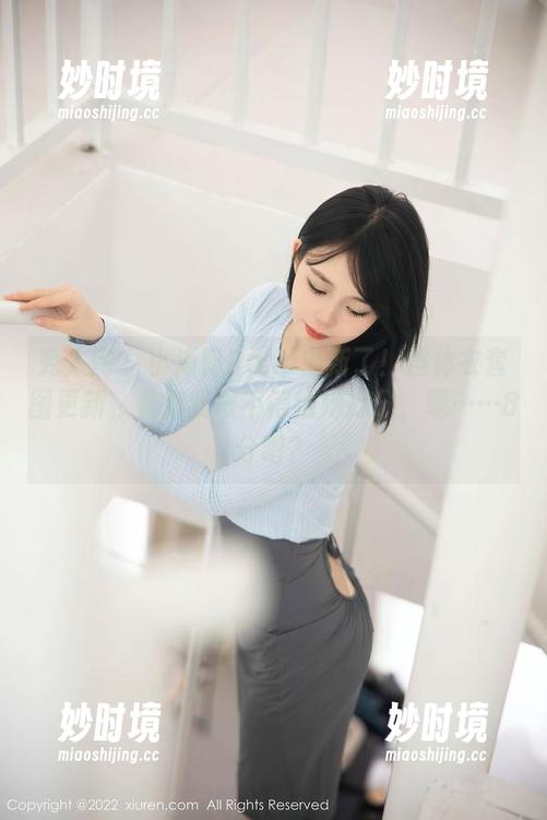 秀人网 - 小海臀Rena出新了！连体衣套图更新，看得我恨不得给她打分，嗯……8分吧？-妙时境